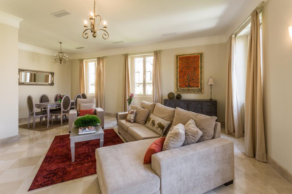 Puerta Principe Luxury Apartments Sevilla Rum bild